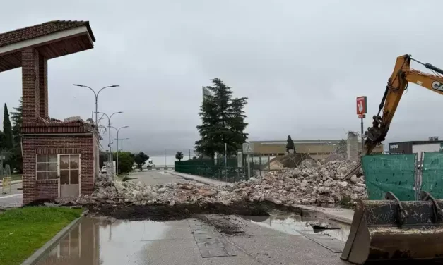 Demolido el pórtico de entrada al Señorío de Illescas